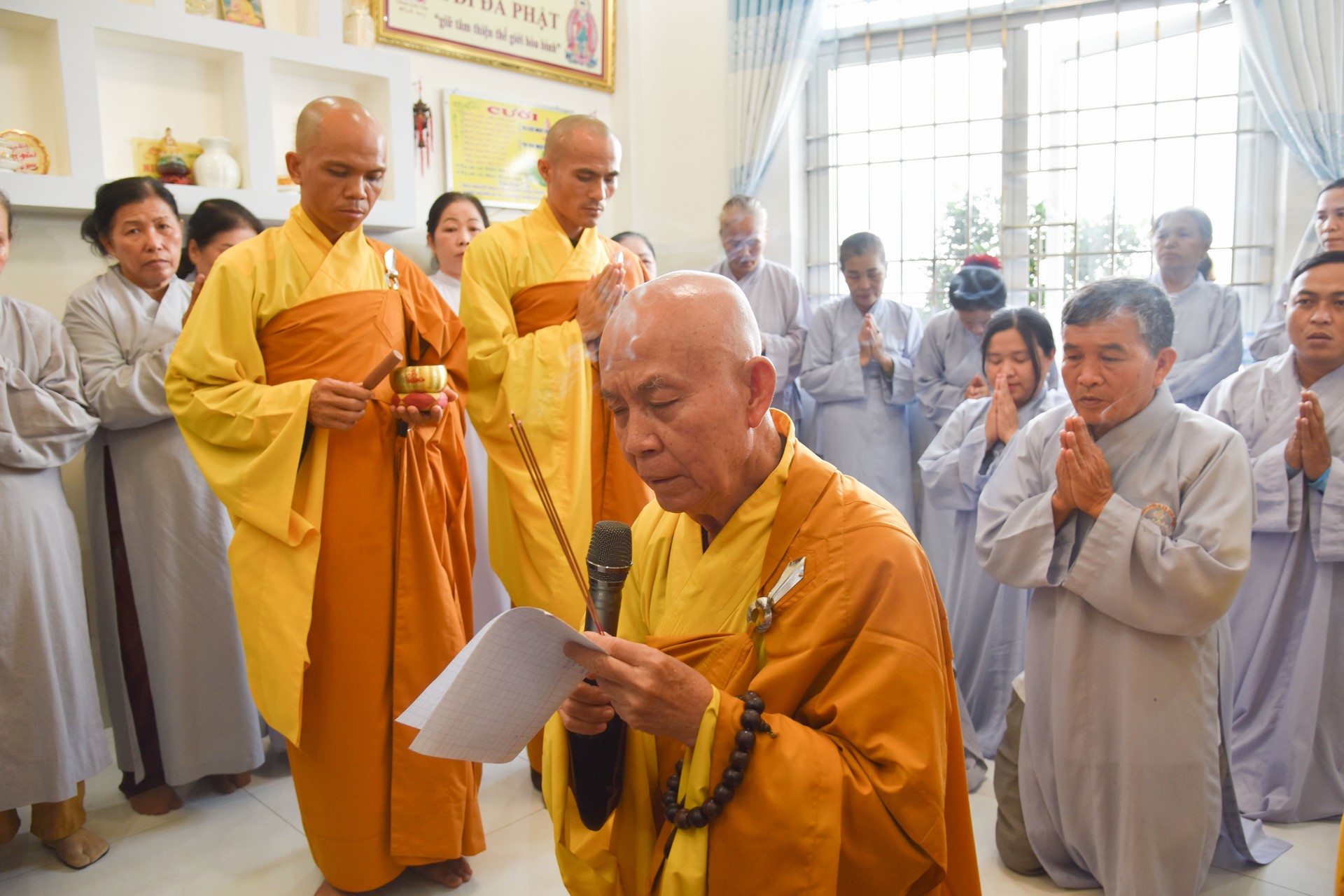 Chanting sutra, releasing creatures to pray for peace in Tan Thanh, Long An by the Charity Board